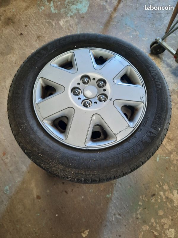 Lot 4 roues + pneus hiver michelin (image 1)