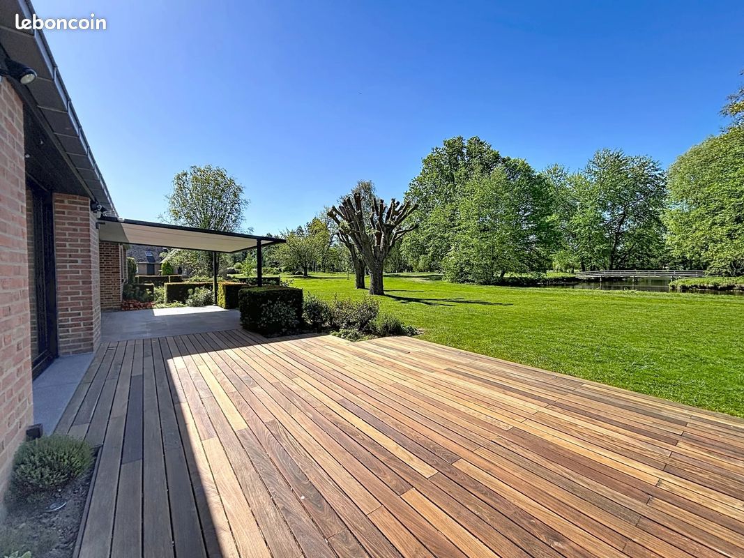 Maison 8 pièces 248 m² · à Bondues · 248 m² · 5 100 €