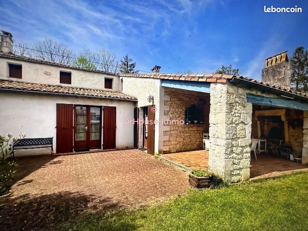 Maison 10 pièces 201 m² · à Balanzac · 201 m² · 112 000 €