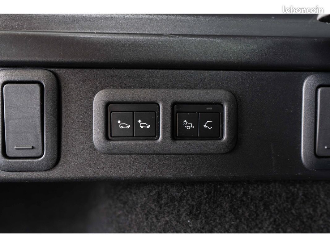 LAND ROVER RANGE ROVER VELAR 3.0 V6 D300 - BVA R-Dynamic HSE (image 13)