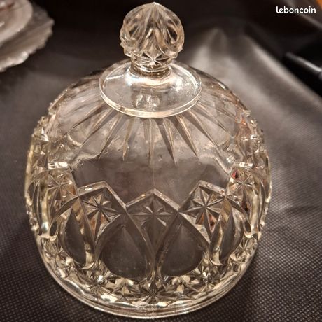 ANCIENNE CLOCHE À fromage ou dessert en cristal moulé fleurs Collection Deco EUR 25,00 - FR