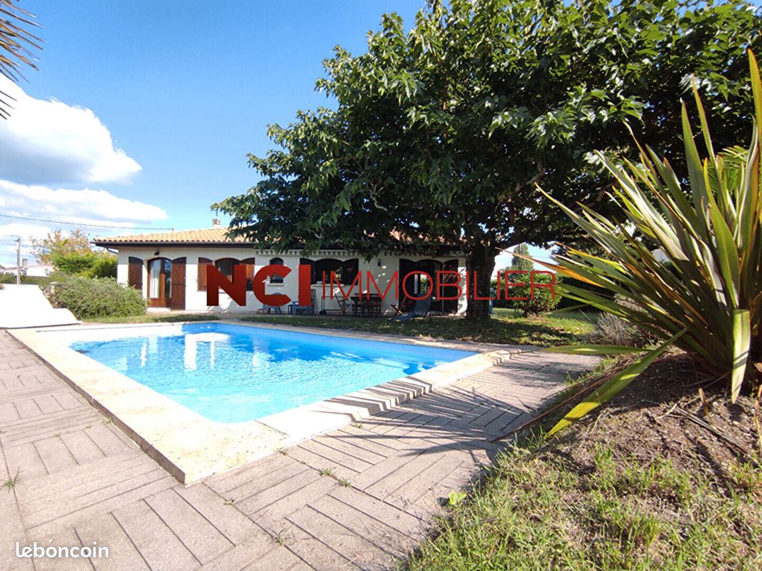 Maison 6 pièces 114 m² - Ambarès-et-Lagrave 33440 (image principale 0)