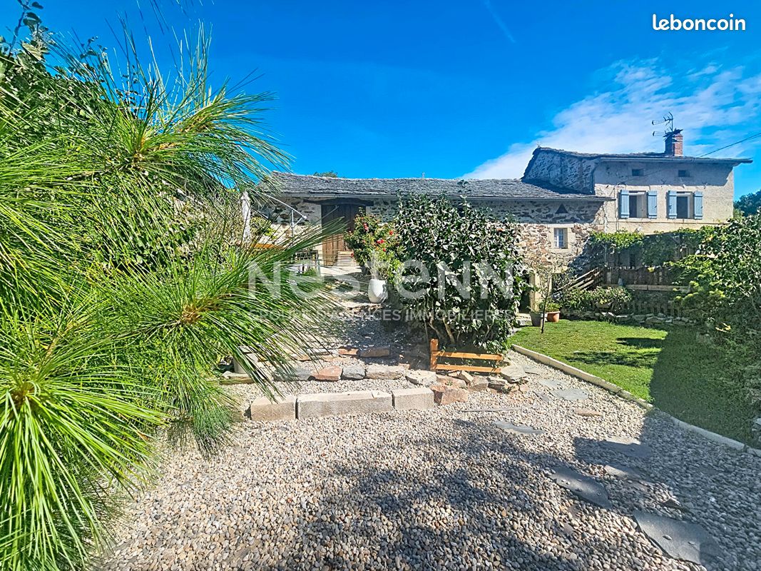 Maison 8 pièces 131 m² · à Saint-Hostien · 131 m² · 245 000 €