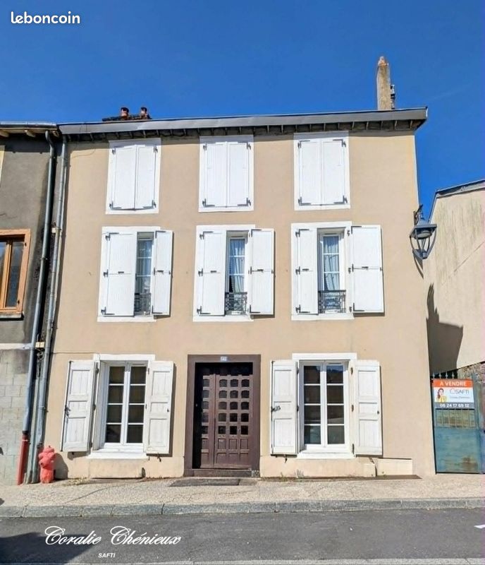 Immeuble 176 m² · à Bort-les-Orgues · 176 m² · 107 000 €