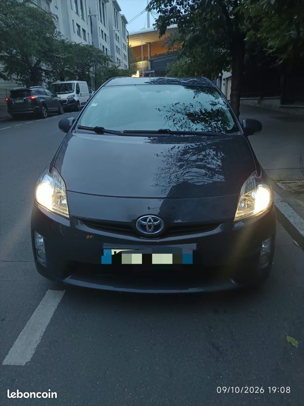 Toyota prius 3 (image 1)