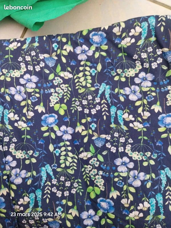 Coupon De Tissu Liberty Fleuri - Coton, Motif Petites Fleurs Vert, 52 X 104 Cm - Neuf
