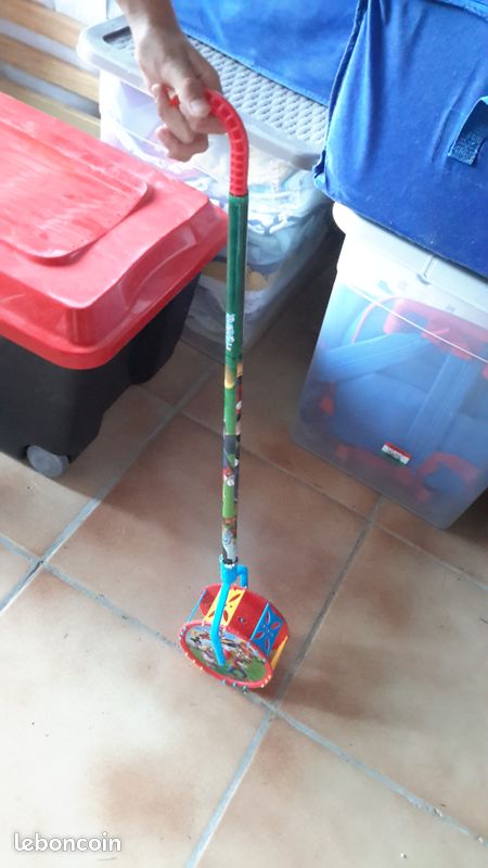 Petite canne roulante Mickey (image 1)