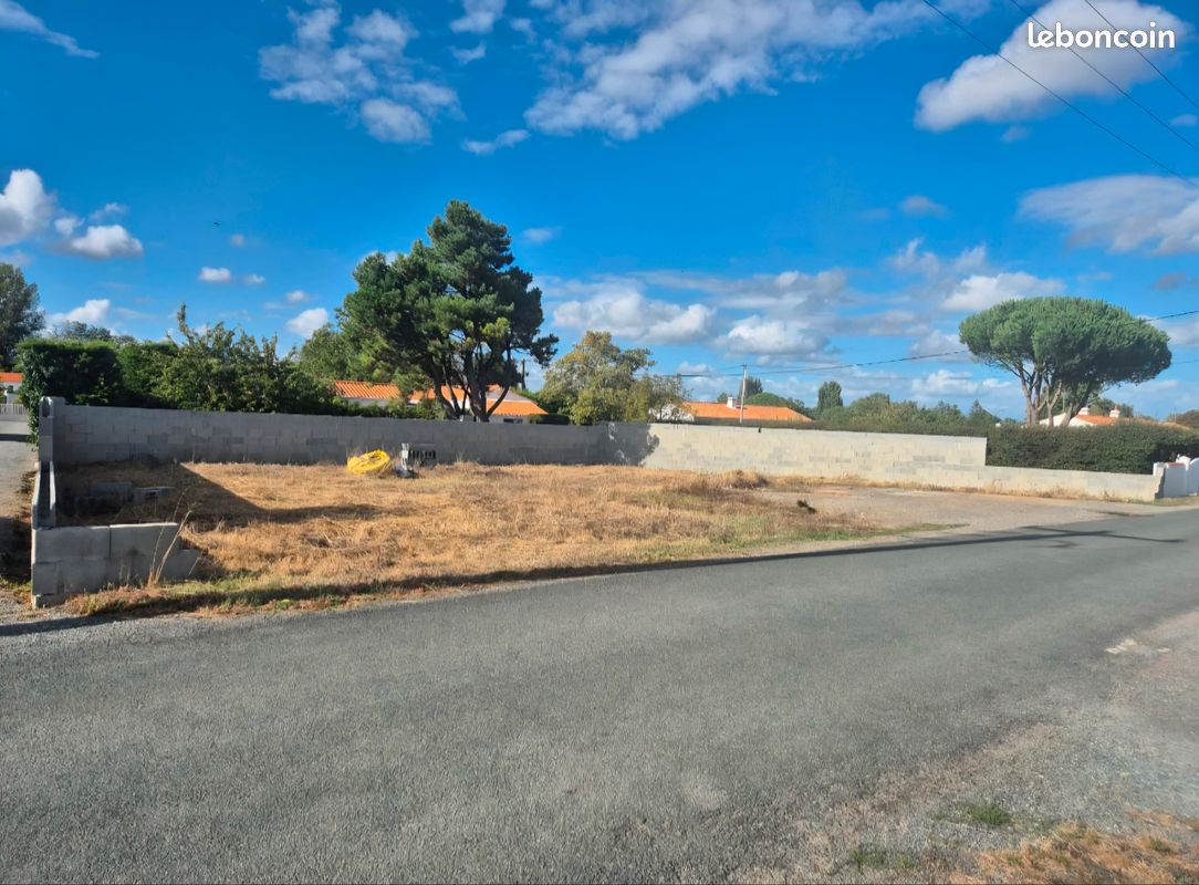 Terrain constructible · à Commequiers · 70 000 €