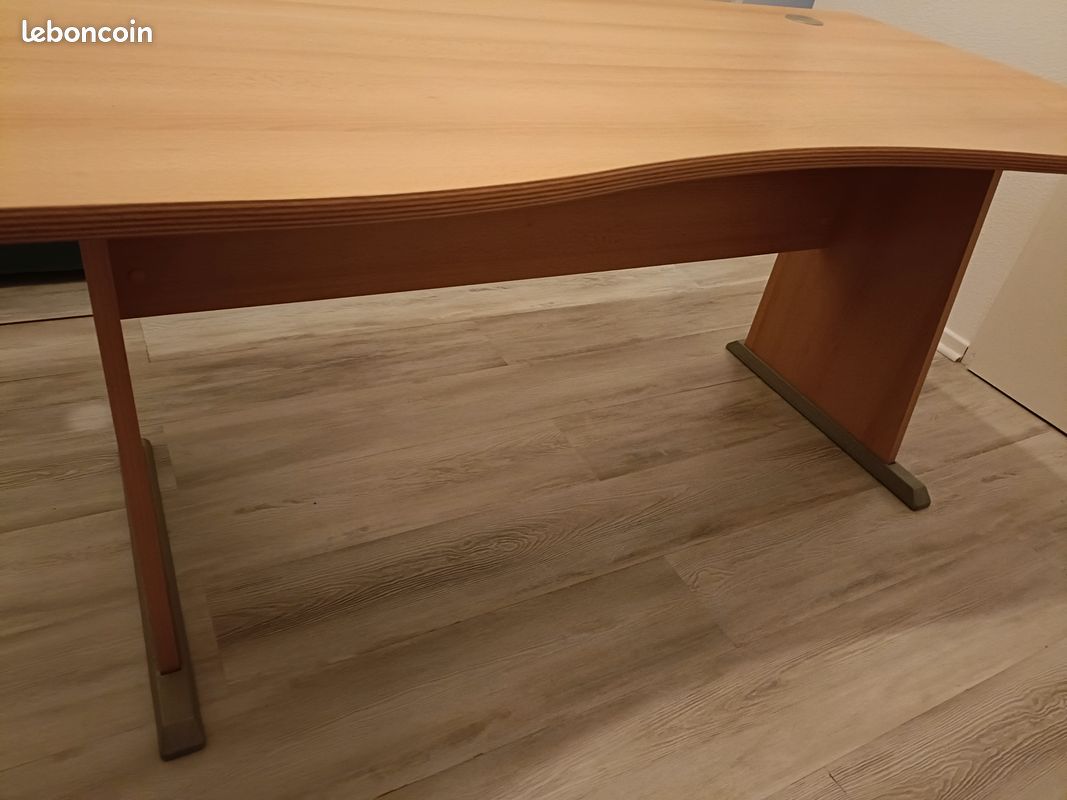 Bureau (image 2)