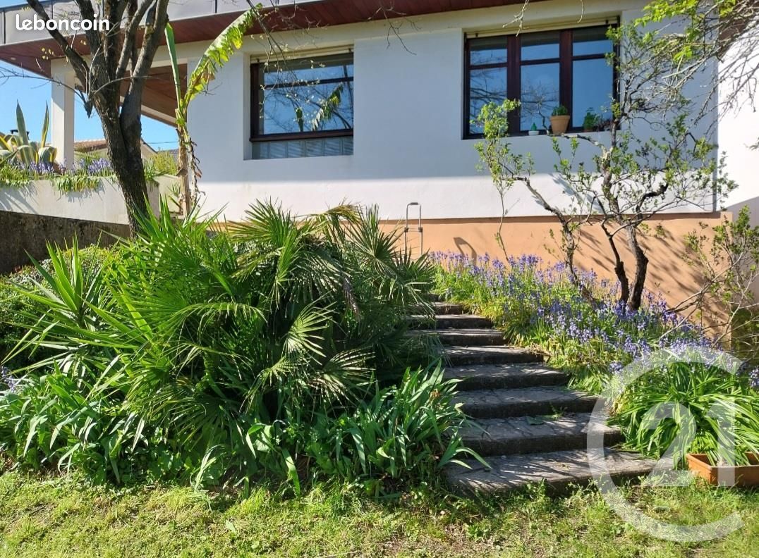 Appartement 4 pièces 108 m² · à Talence · 108 m² · 1 511 €/mois