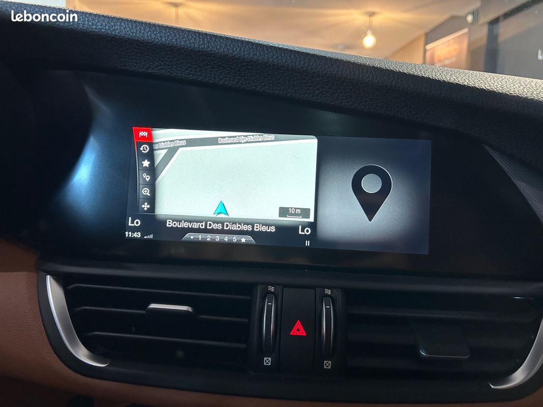 ALFA ROMEO GIULIA 2.2 210ch Q4 BVA – TOIT OUVRANT + ENTRETIEN COMPLET CONSTRUCTEUR (image 18)