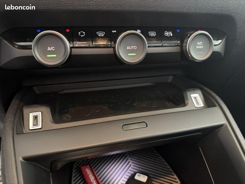 Citroen C4 1.2 Hybride 136ch S&S MAX Automatique (image 13)