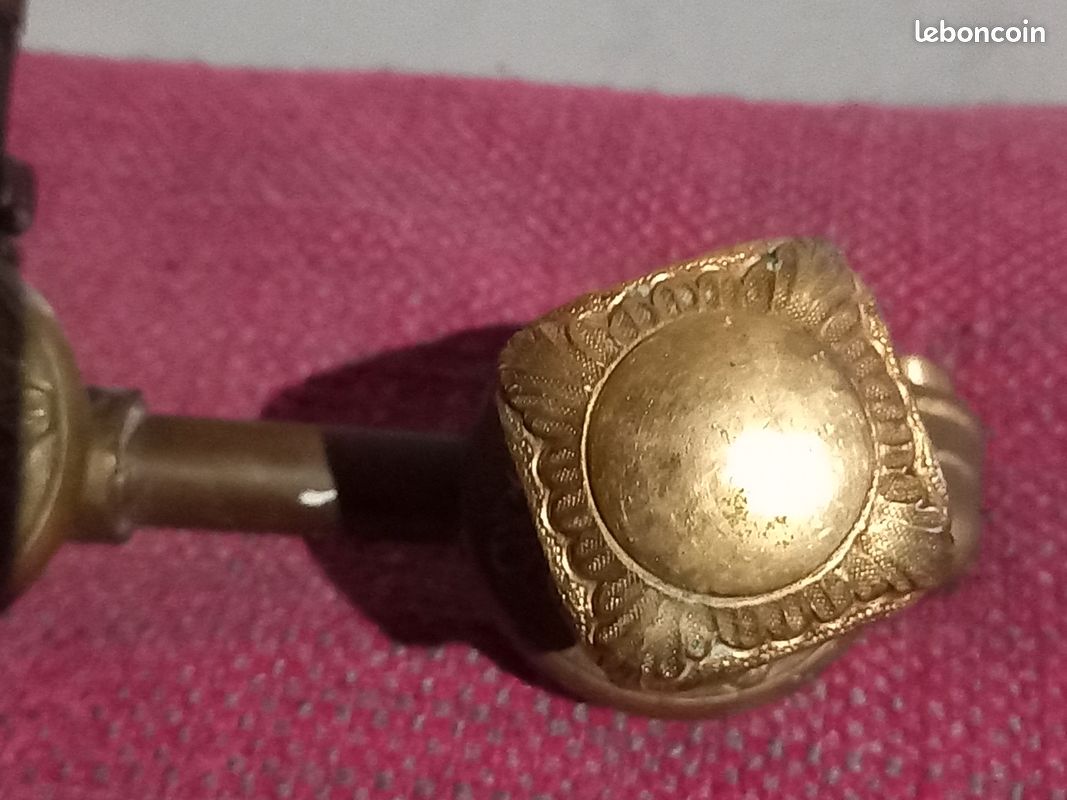 Robinet ancien en bronze (image 4)