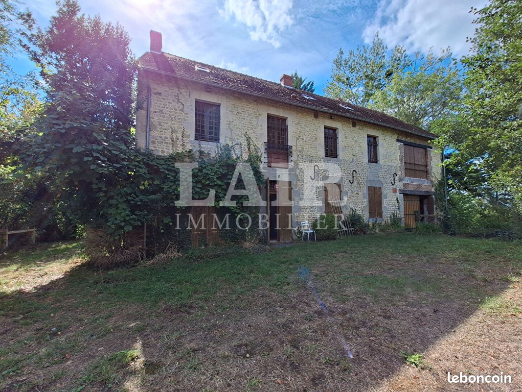 Maison 10 pièces 229 m² · à Le Mêle-sur-Sarthe · 229 m² · 249 100 €