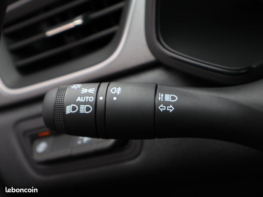 Renault Captur TCe 90 Techno (image 18)