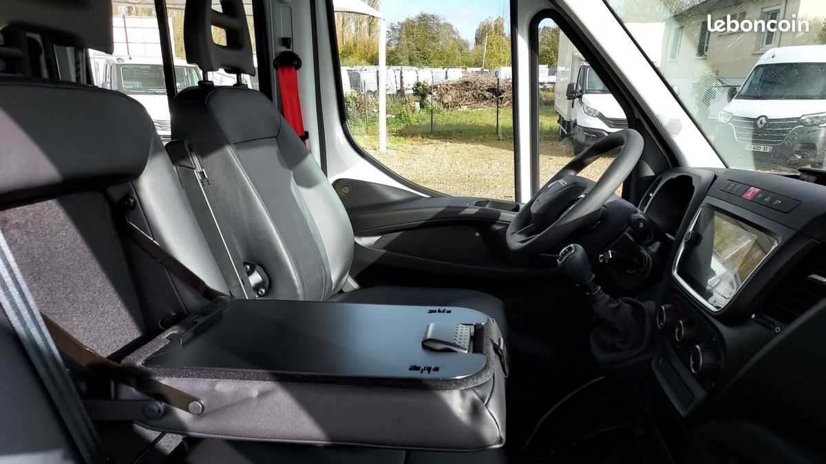Iveco DAILY BENNE ALU JPM 6 PLACES 35C16H 3.0 DOUBLE CABINE +COFFRE (image 13)