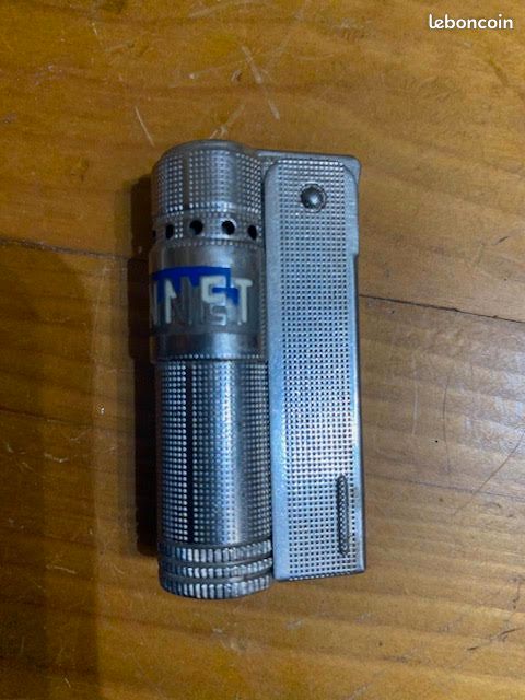 Briquet publicitaire en fer DUBONNET à essence, bar, bistro, café, alcool, tabac, cigarettes, pastis, anis, apéritif, digestif, quinquina, vin, cognac, cigare, alimentaire, champagne, whisky (image 3)