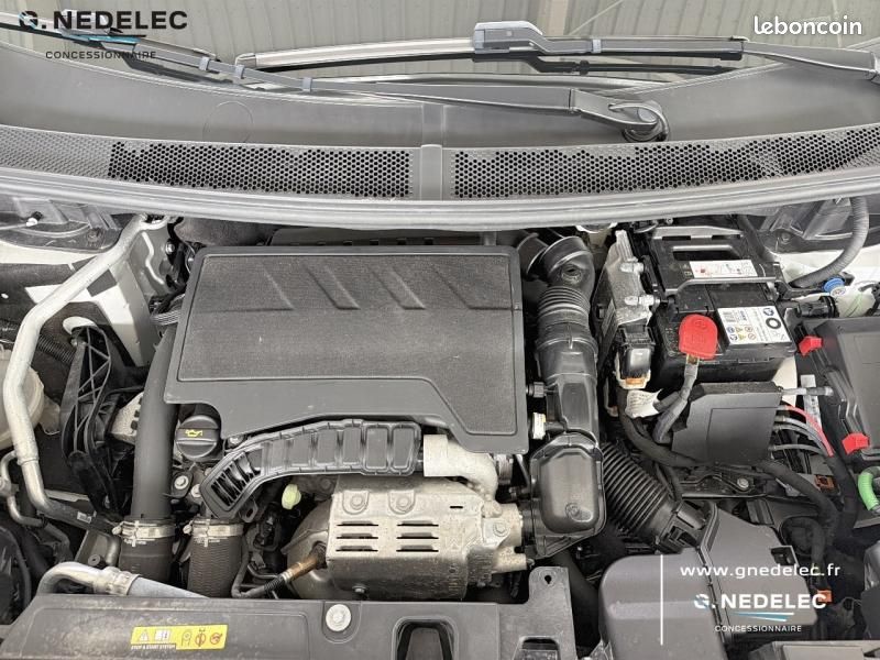 Peugeot 5008 1.2 PureTech 130ch S&S GT EAT8 (image 12)