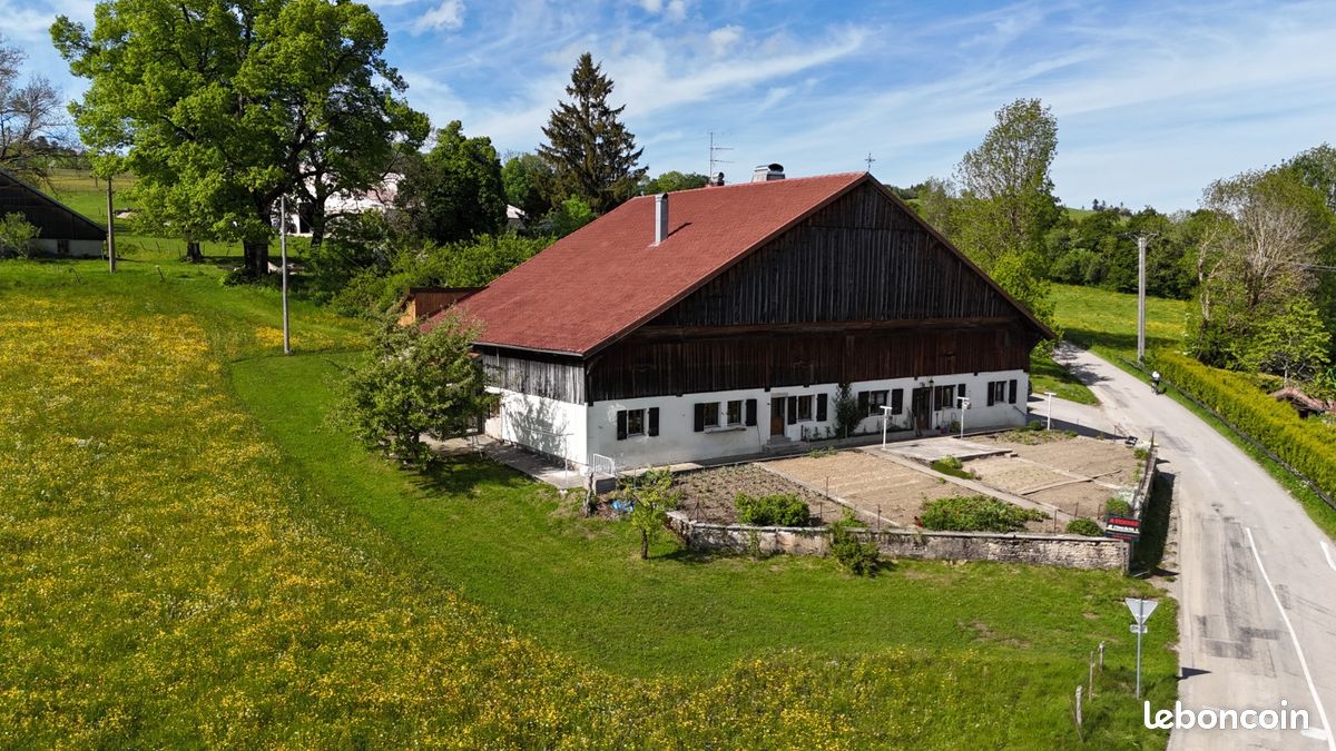 Maison 10 pièces 210 m² · à Morteau · 210 m² · 460 000 €