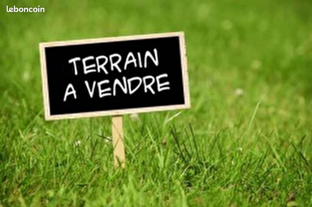 Terrain 2 000 m² Charbuy · 60 000 €
