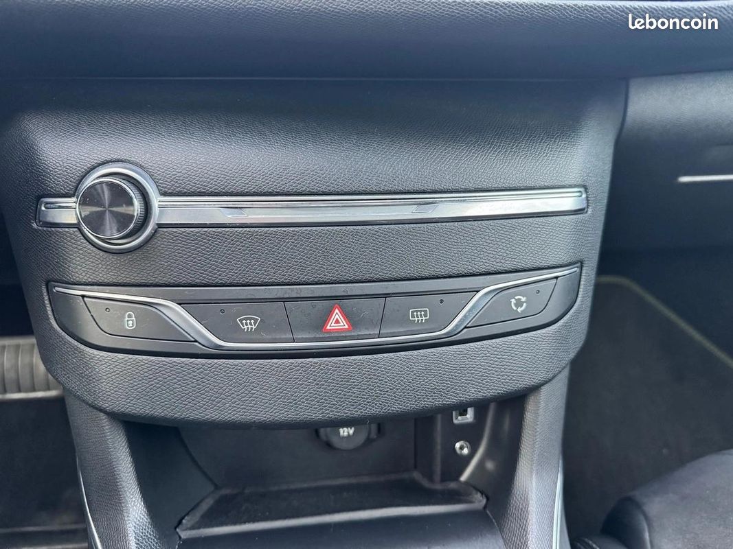 Peugeot 308 II SW 2.0 BLUEHDI 150 S&S FELINE EAT6 (image 13)