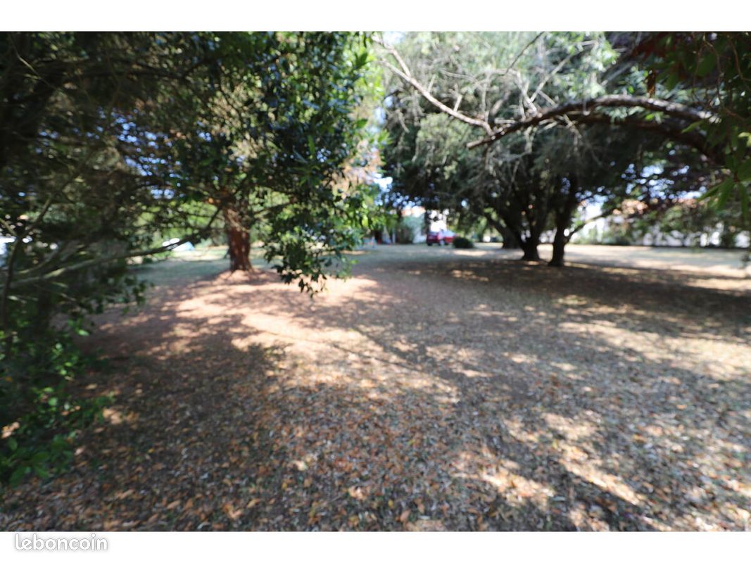 Terrain 815 m² · à Saint-Georges-d'Oléron · 239 400 €