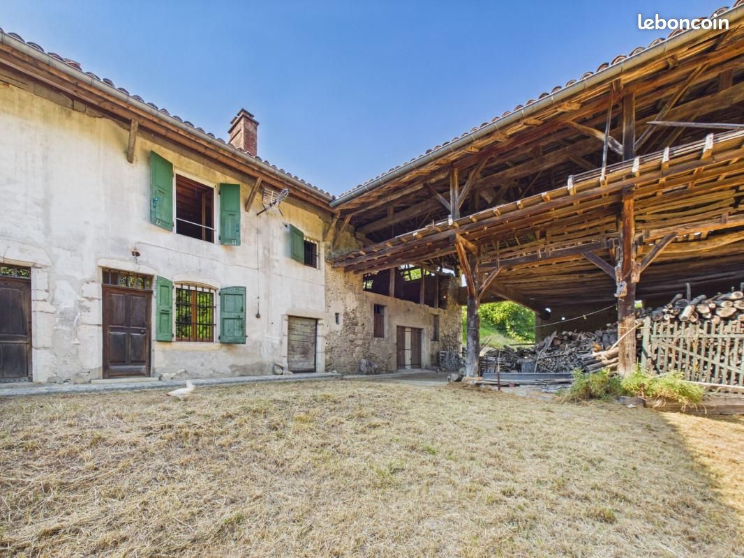 Maison 6 pièces 225 m² · à Tullins · 225 m² · 299 000 €