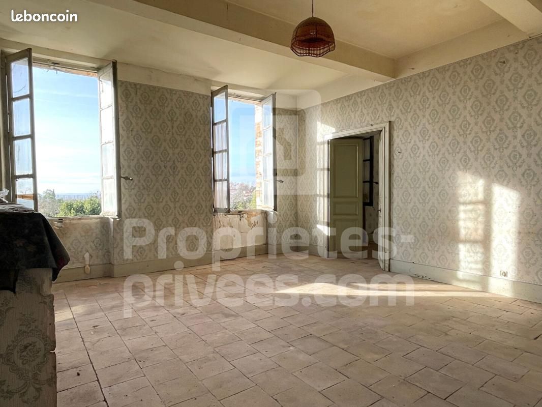 Local commercial 548 m² · à Bouloc · 548 m² · 280 000 €