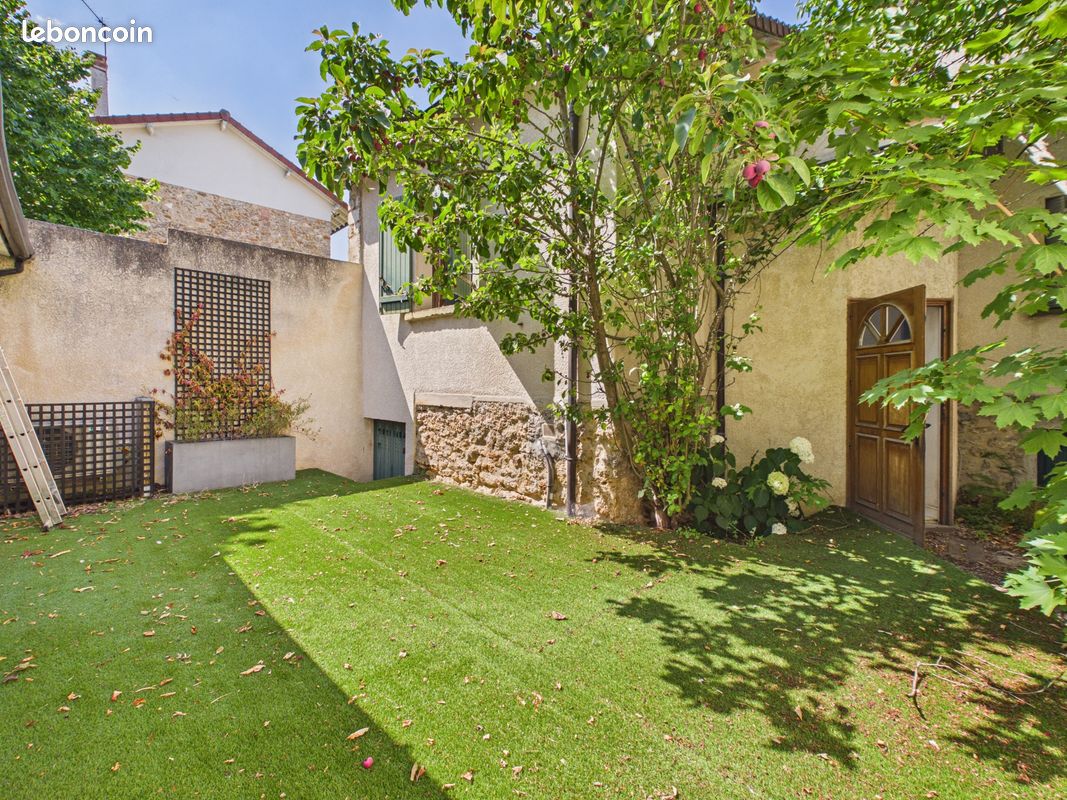 Maison 6 pièces 130 m² · à Saint-Germain-en-Laye · 130 m² · 579 000 €