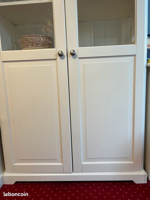 Bibliothèque Ikéa avec porte vitrée + donne une table ronde avec rallonge, 5 cinq chaises, 1 meuble TV et une console. Livraison possible en supplément. 400 le lot (image 4)
