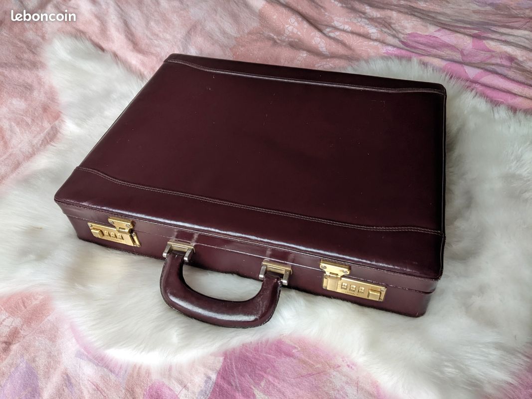 Mallette à Code Ancienne En Cuir Rouge – Larousse Lafont – Allemagne (Occasion, Bon état)