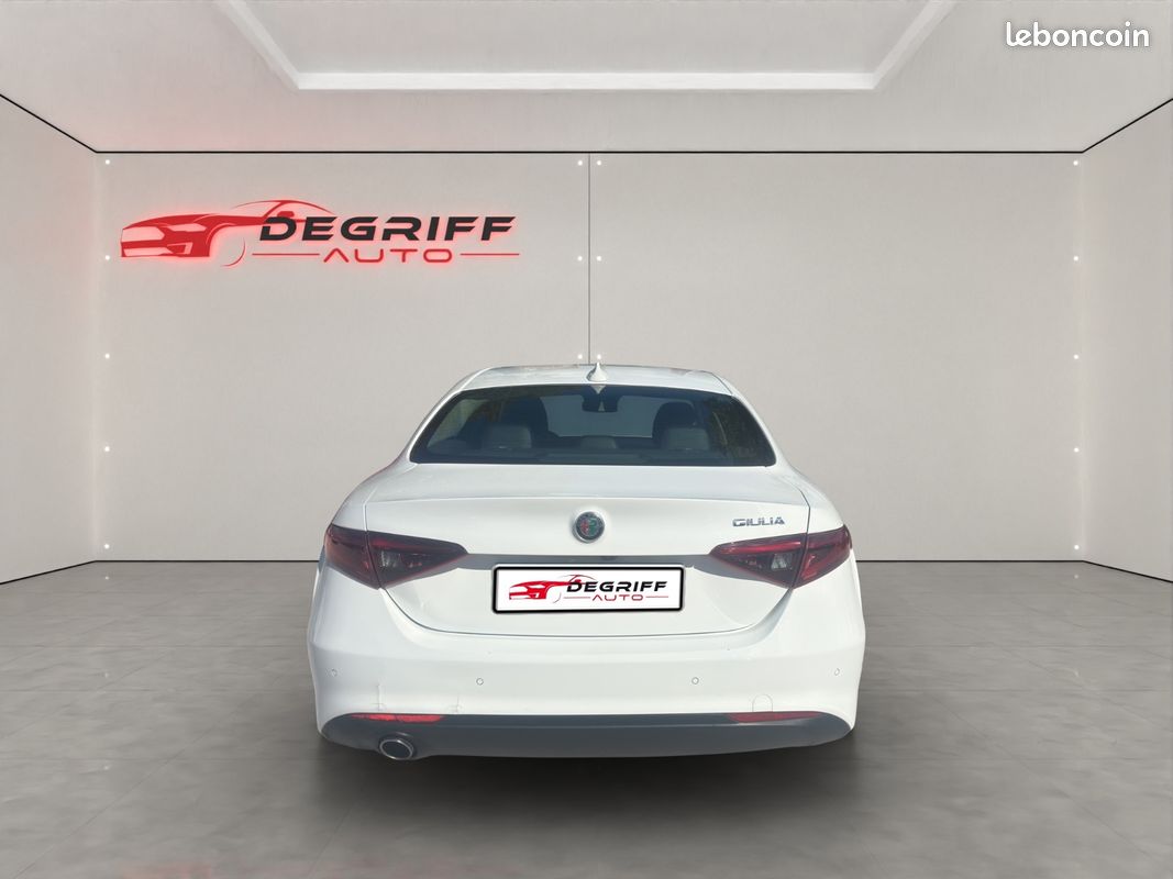 ALFA ROMEO GIULIA MY20 2.2 160 ch AT8 Super (image 4)