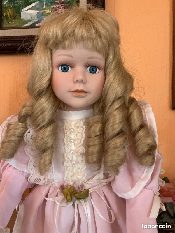 Ancienne Poupée Blonde En Porcelaine – Charme Rétro Pour Collection