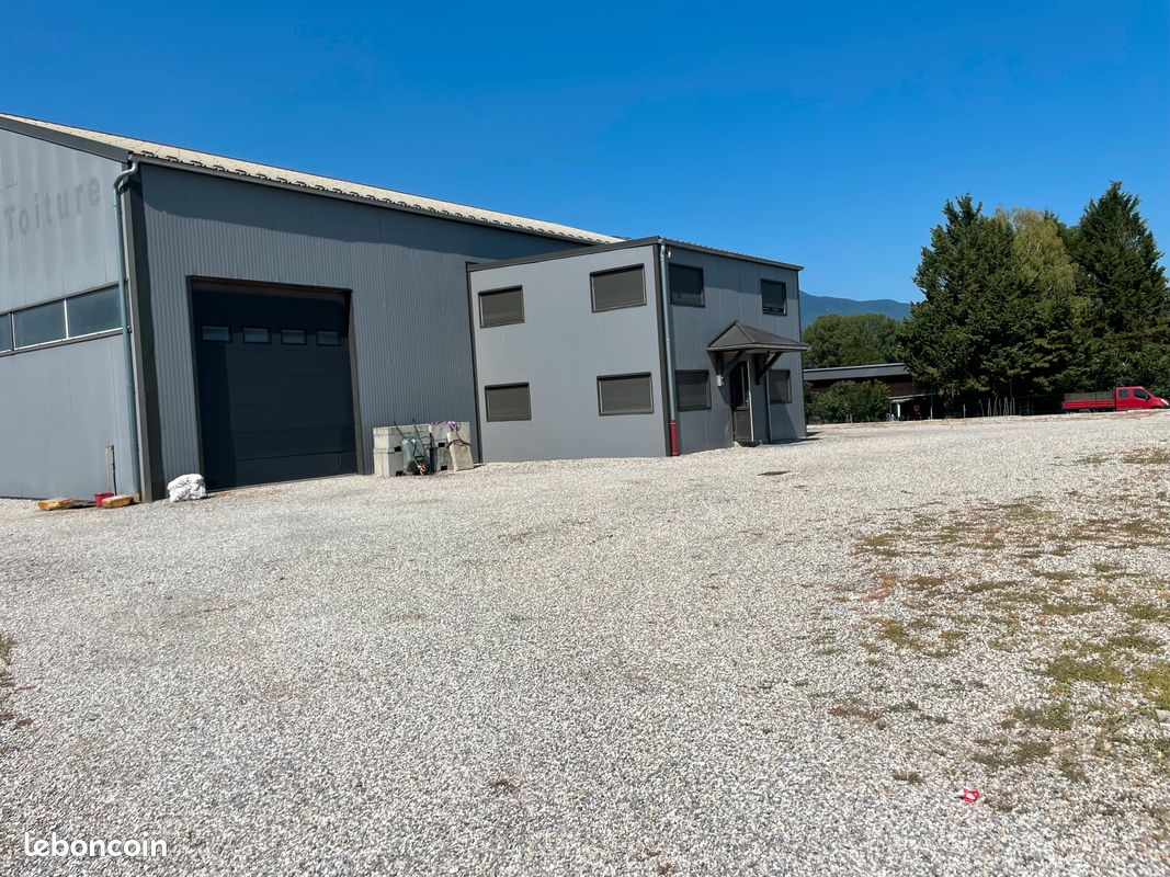 Local commercial 5 pièces 600 m² · à Laissaud · 600 m² · 4 500 €