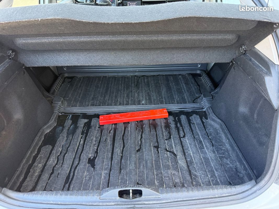 Citroën C3 Feel 1.5 Bluehdi 100 ch 2 places (image 18)