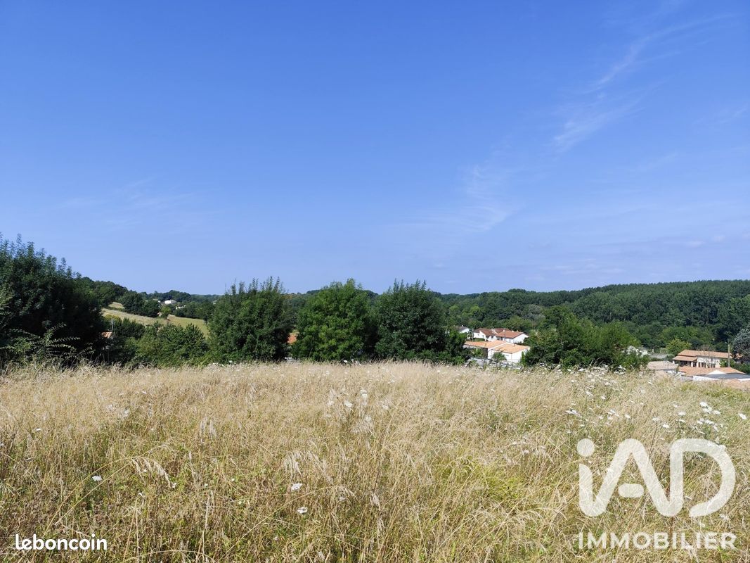 Terrain 5844 m² · à Bessines · 5 844 m² · 190 000 €