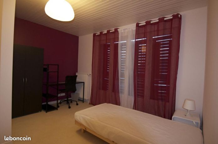 Chambre 1 pièce 14 m²
