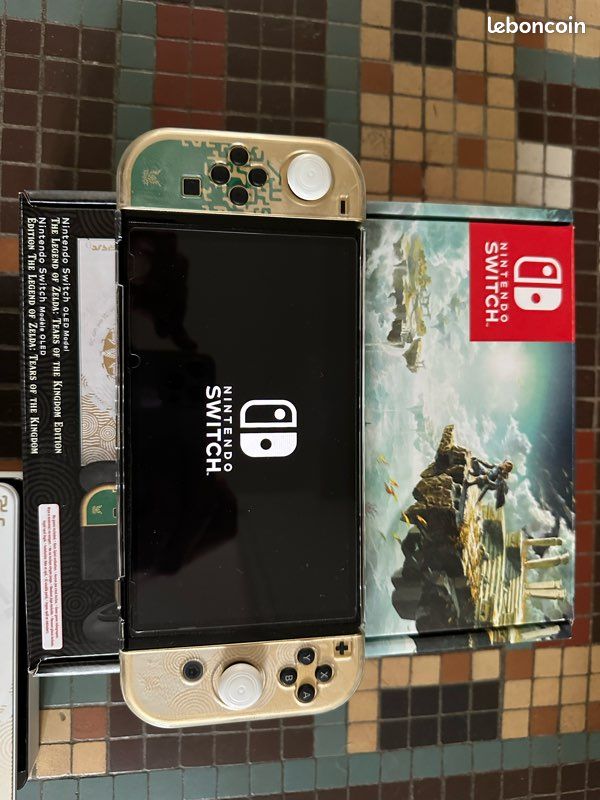 Switch OLED ZELDA neuve (image 2)