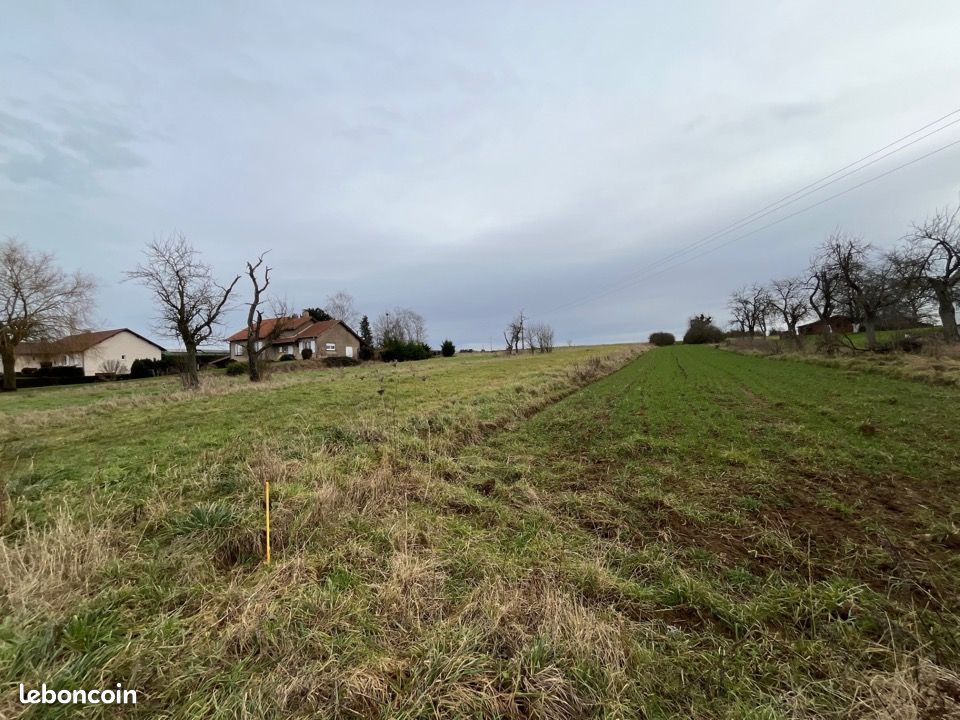 Terrain 3100 m² · à Roussy-le-Village · 265 000 €
