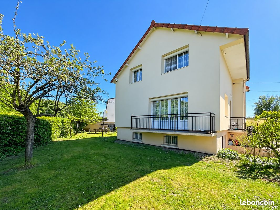 Maison 5 pièces 133 m² · à Sainte-Geneviève-des-Bois · 133 m² · 445 000 €
