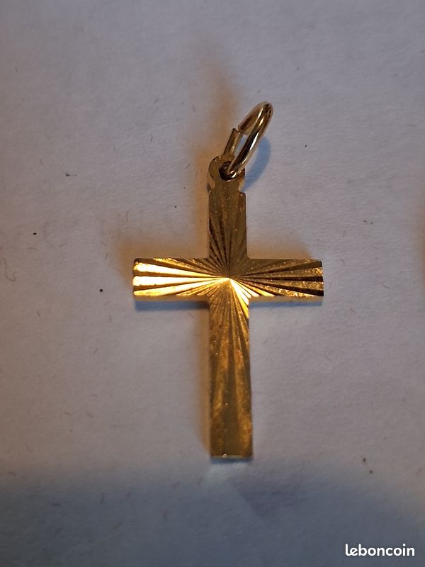 2 Pendentifs religieux plaqué or (lire l'annonce) (image 2)