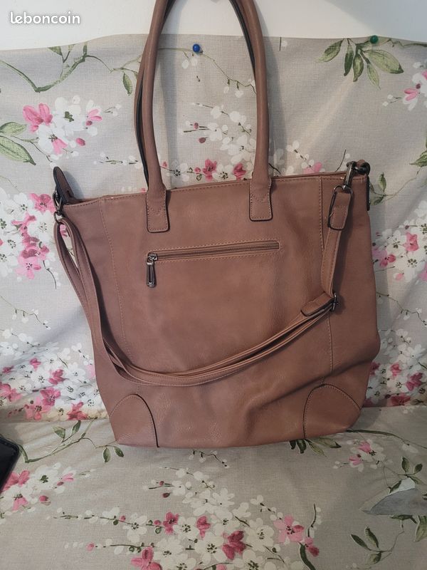 Grand Sac à main four tout simili cuir marron possible de porter sur l'épaule (image 1)
