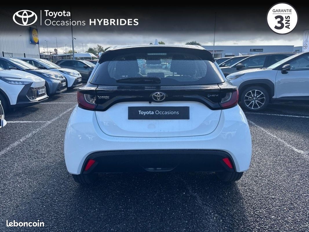Toyota Yaris 116h Design 5p MC24 (image 4)