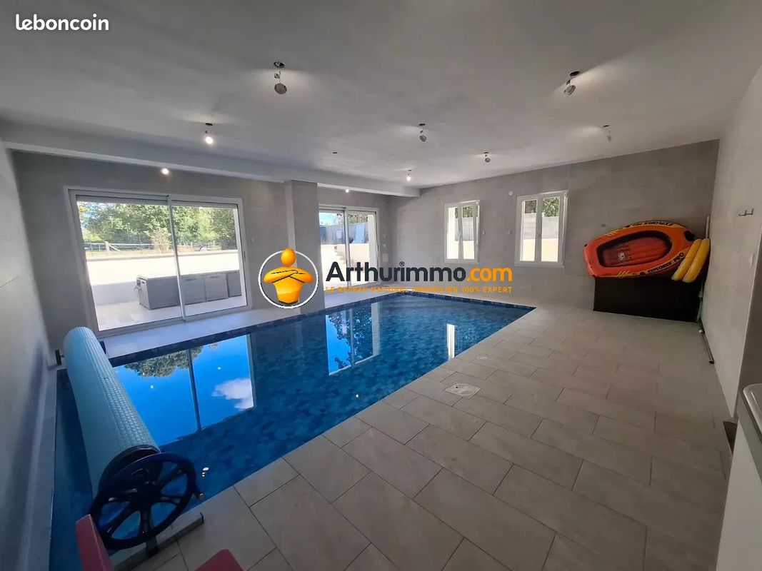 Maison 7 pièces 175 m² · à Crécy-la-Chapelle · 175 m² · 458 000 €