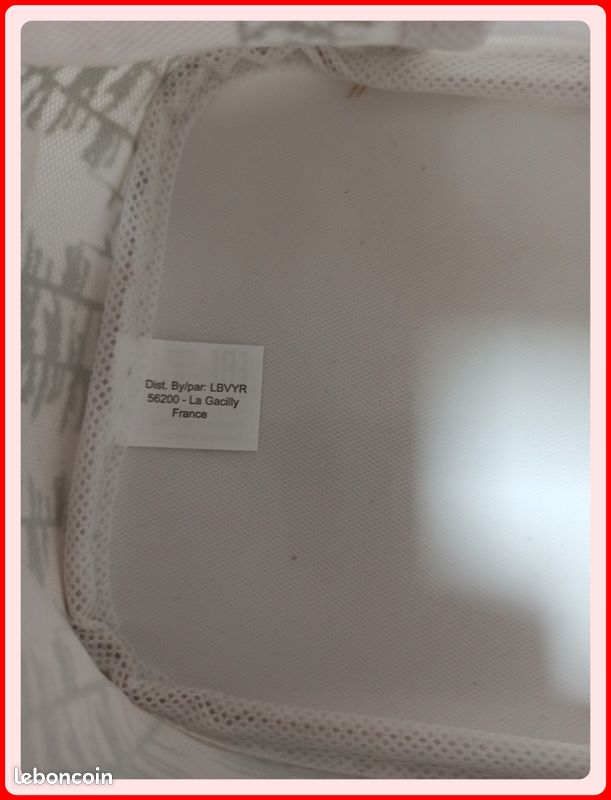 Trousse De Toilette Yves Rocher Noël/Hiver - Blanche Avec Fermeture éclair, D'occasion