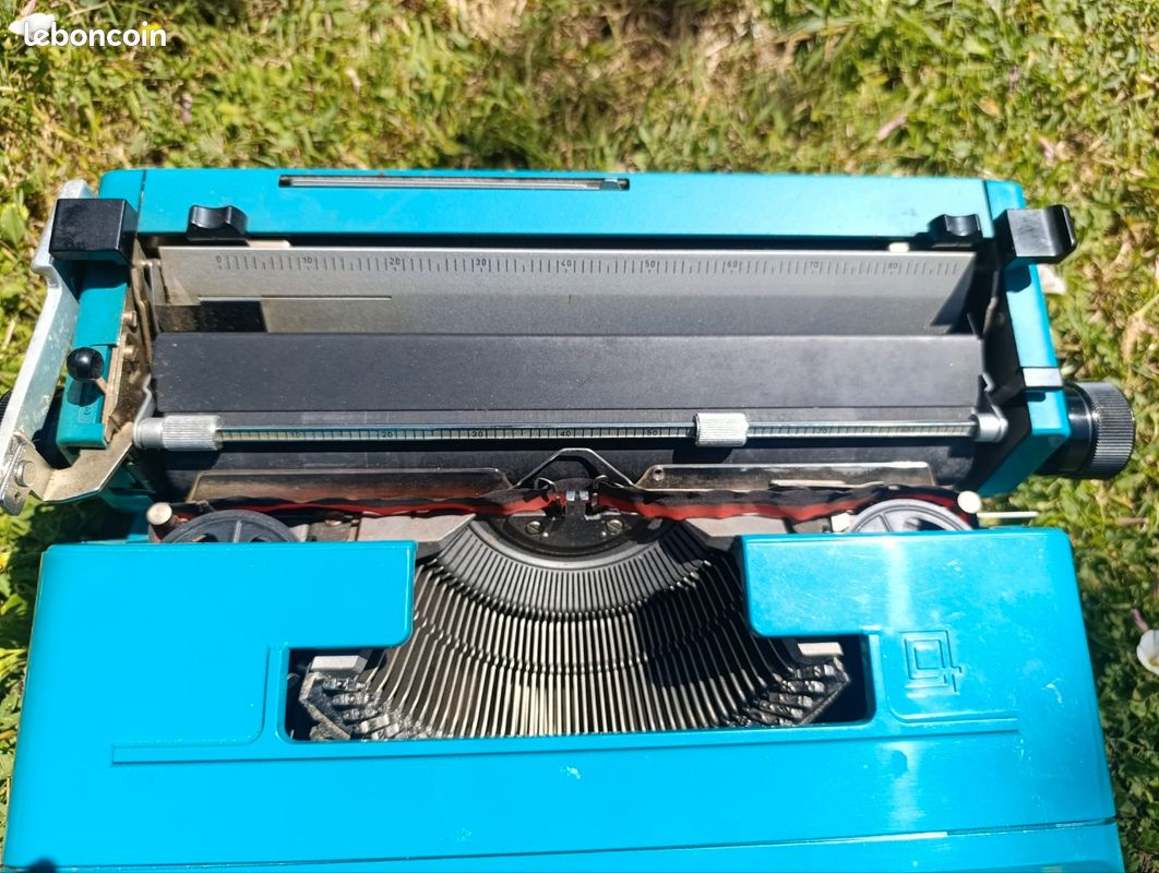 Machine à écrire olivetti (image 5)