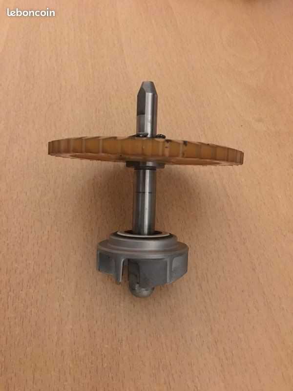 Pignon De Pompe à Eau Occasion Pour Honda VT 125 Shadow 1999-2007 – Pièce D’origine Japon