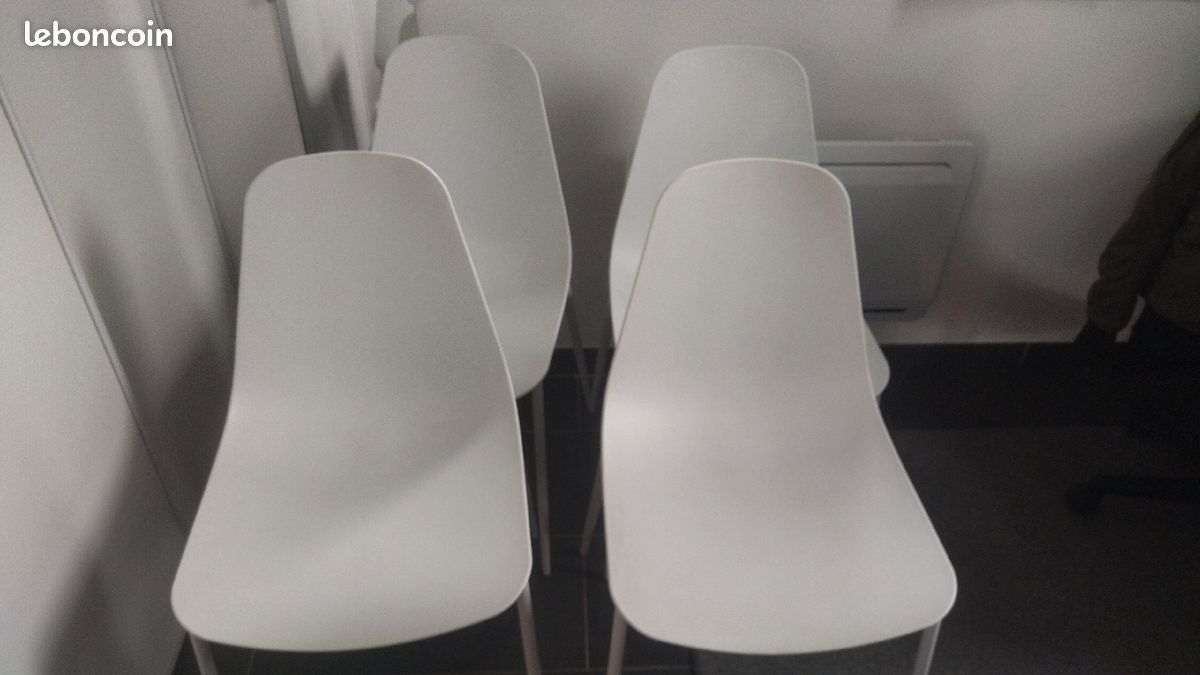 A vendre table+chaises (image 3)