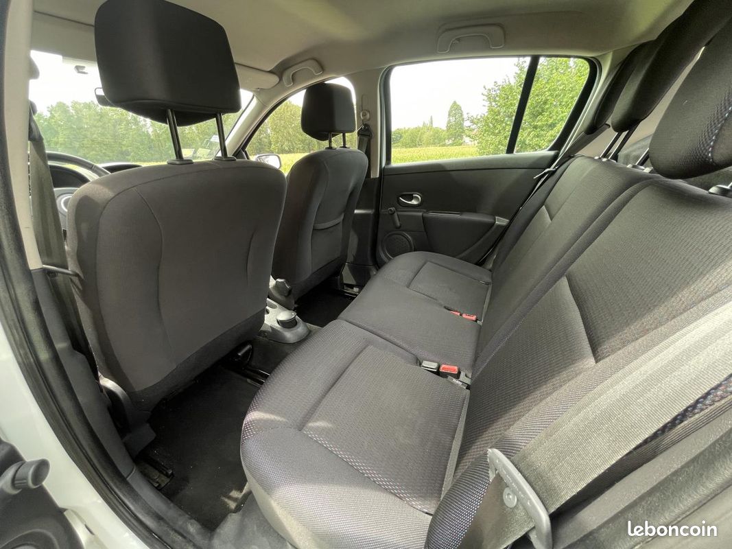 RENAULT CLIO III BERLINE 1.5 dCi 85 CV | PREMIERE MAIN - SORT DE REVISION - KIT DISTRIB FAIT (image 22)