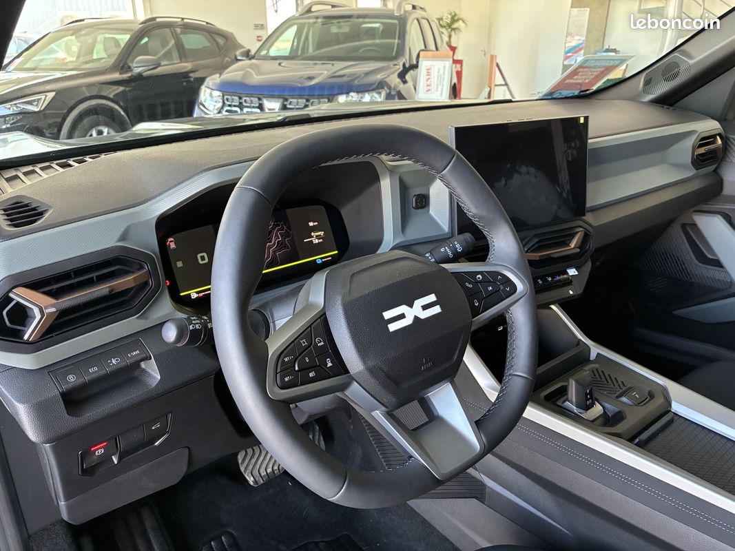 DACIA BIGSTER 1.8 HYBRID 155 cv EXTREME + PACK COLD 2 + PACK PARKING + HAYON ELECTRIQUE NEUF (image 5)